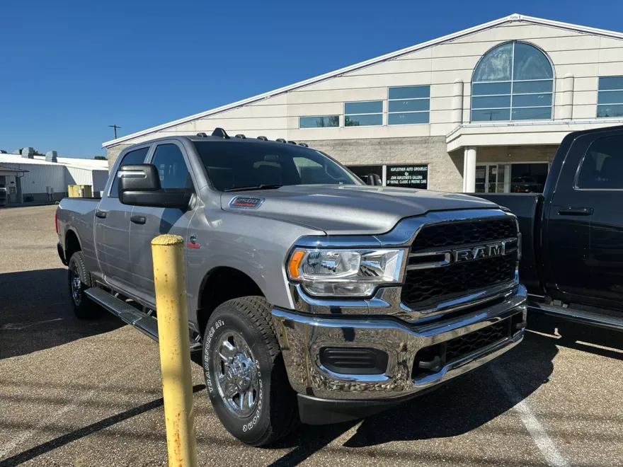 2024 Ram 2500 Tradesman photo 1
