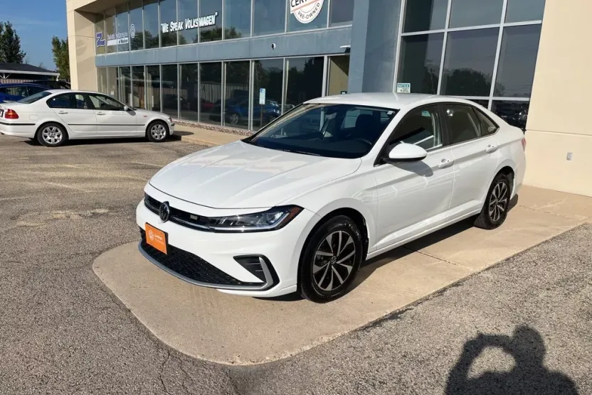 2025 Volkswagen Jetta S photo 1