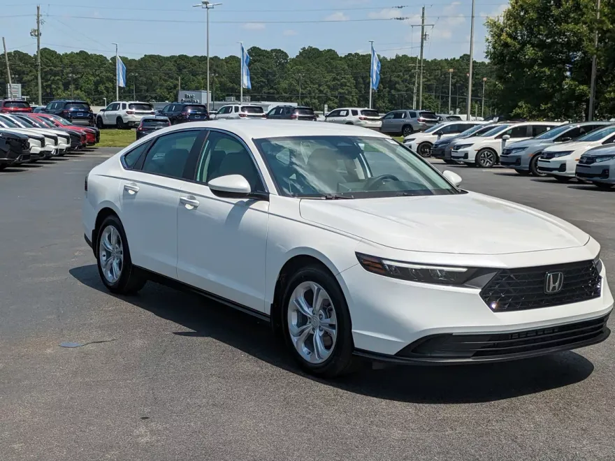 2025 Honda Accord LX photo 1