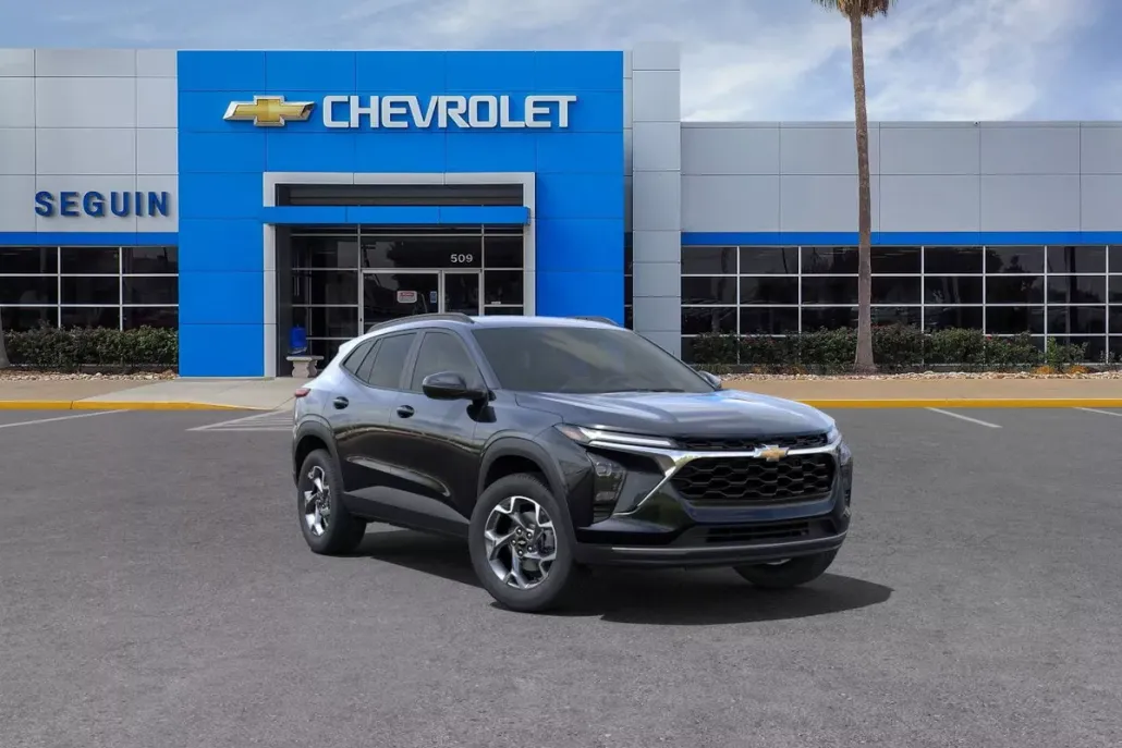 2025 Chevrolet Trax LT photo 1