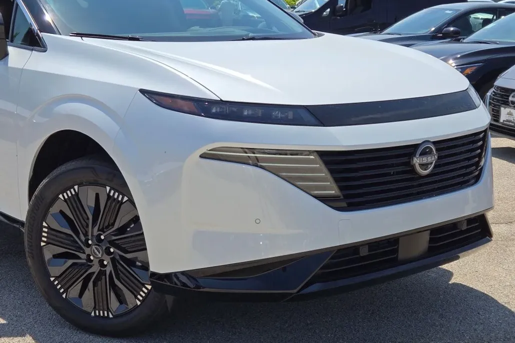 2025 Nissan Murano Platinum photo 1