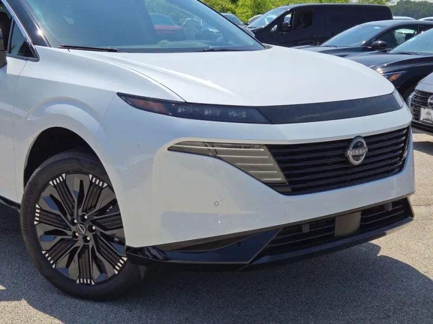 2025 Nissan Murano Platinum photo 1