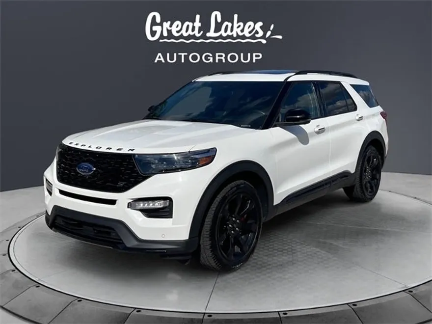 2022 Ford Explorer ST photo 1
