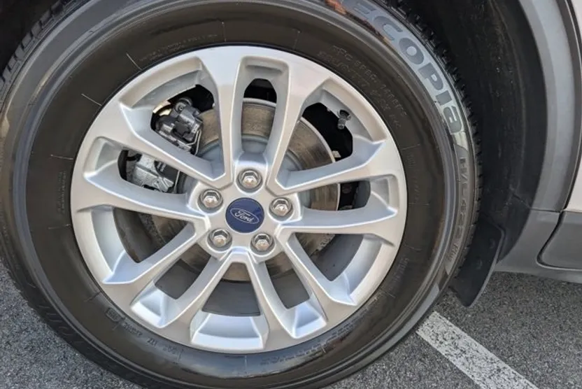2020 Ford Escape SE photo 1