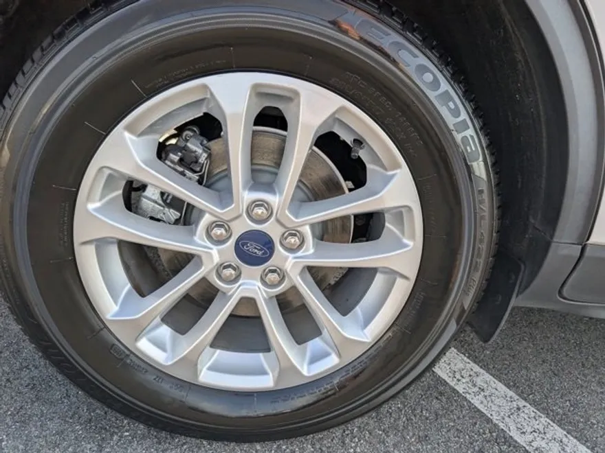2020 Ford Escape SE photo 1