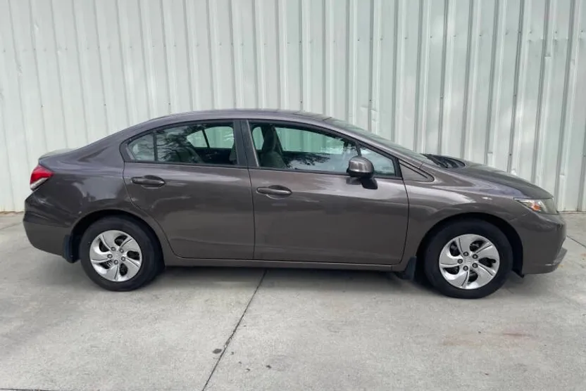 2013 Honda Civic LX photo 1