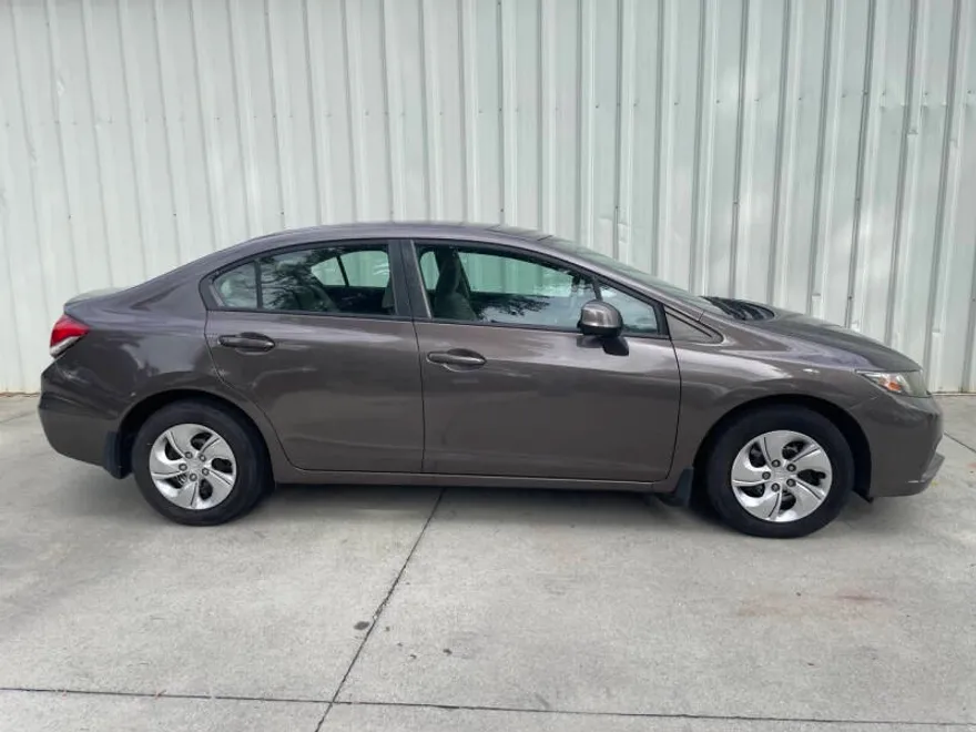 2013 Honda Civic LX photo 1