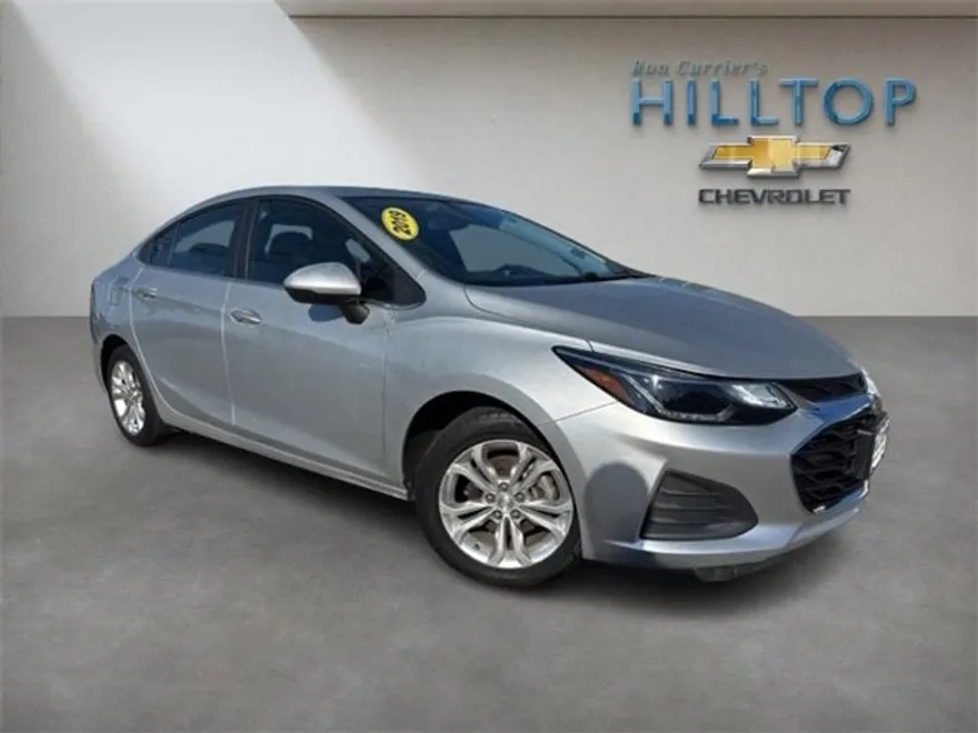 2019 Chevrolet Cruze LT photo 1