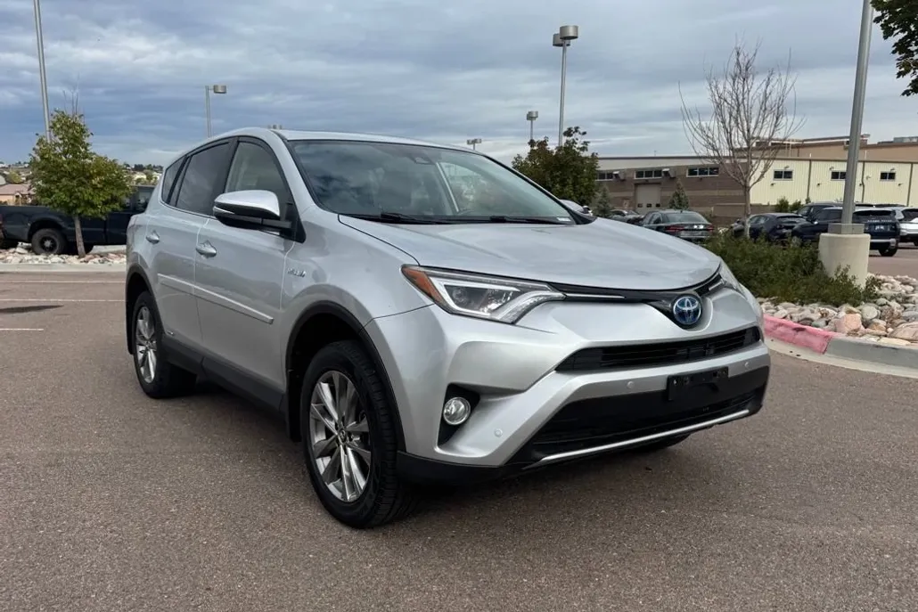 2016 Toyota RAV4 Hybrid Limited photo 1