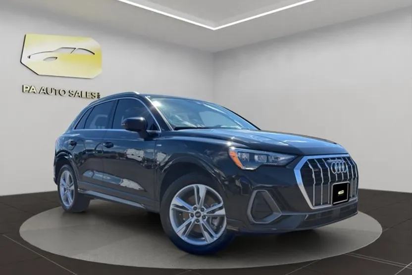 2021 Audi Q3 S line Premium photo 1