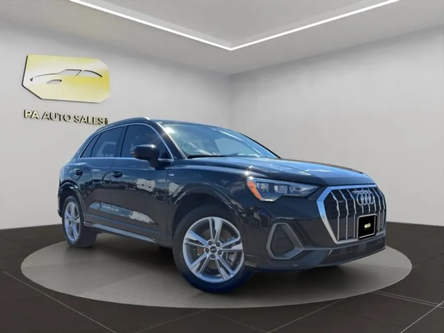 2021 Audi Q3 S line Premium photo 1