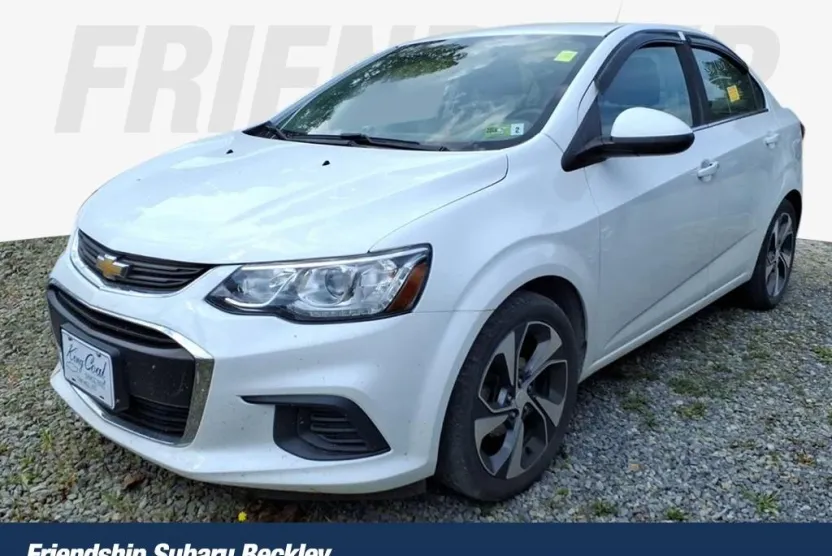 2020 Chevrolet Sonic Premier photo 1