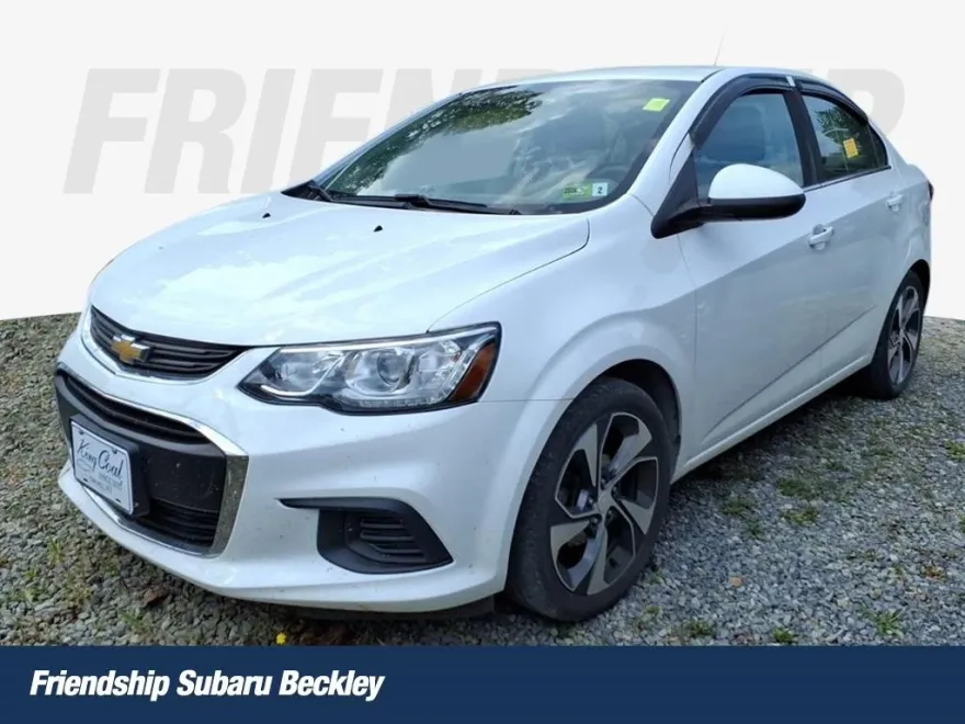 2020 Chevrolet Sonic Premier photo 1