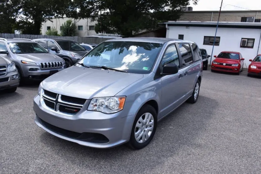 2019 Dodge Grand Caravan SE photo 1
