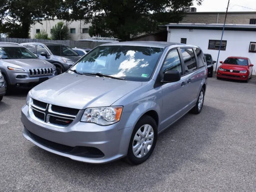 2019 Dodge Grand Caravan SE photo 1