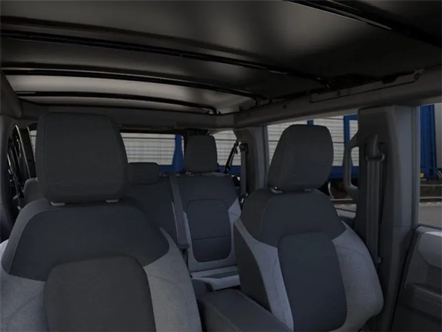 2025 Ford Bronco Base photo 1