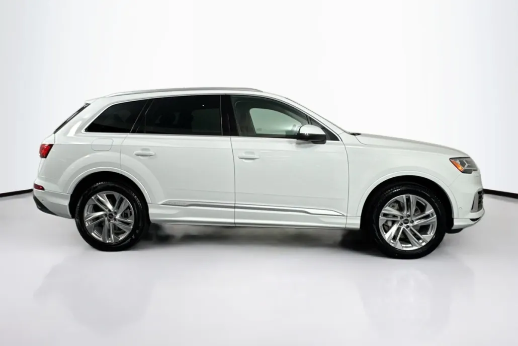 2023 Audi Q7 Premium photo 1
