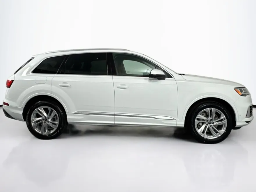 2023 Audi Q7 Premium photo 1