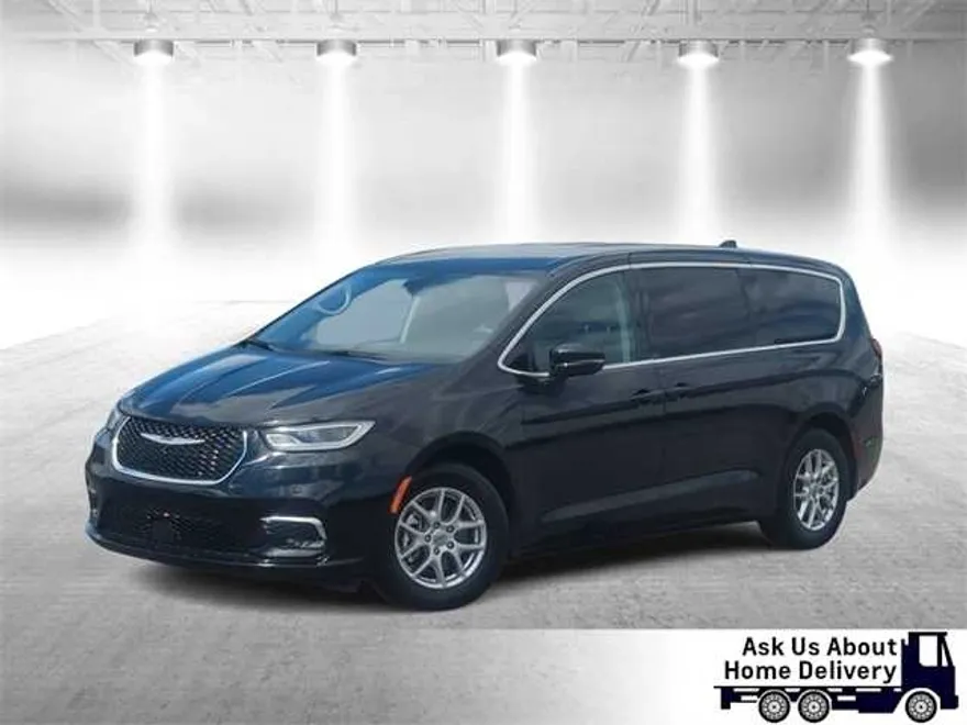2024 Chrysler Pacifica Touring L photo 1