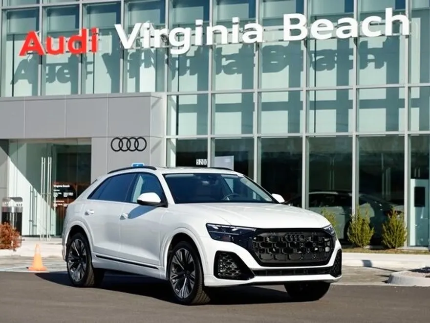 2025 Audi Q8 55 Premium Plus photo 1