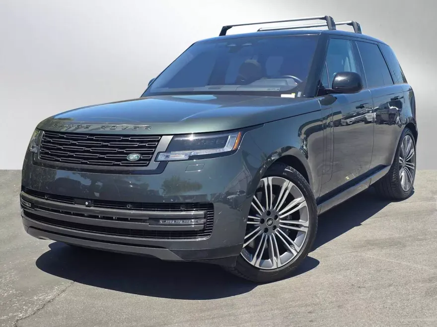 2023 Land Rover Range Rover SE photo 1