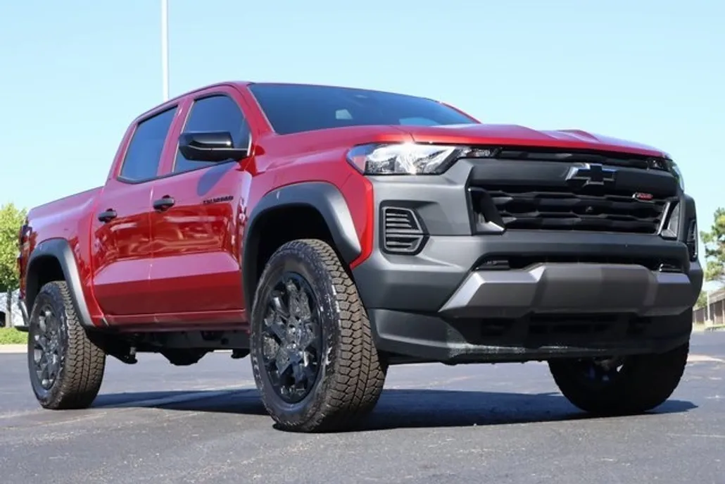 2026 Chevrolet Colorado Trail Boss photo 1