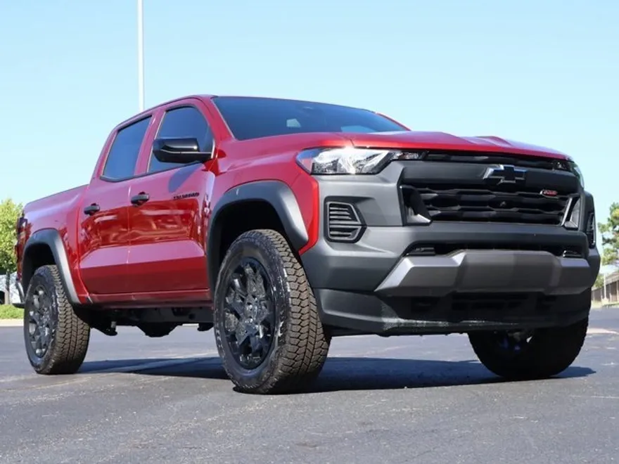 2026 Chevrolet Colorado Trail Boss photo 1