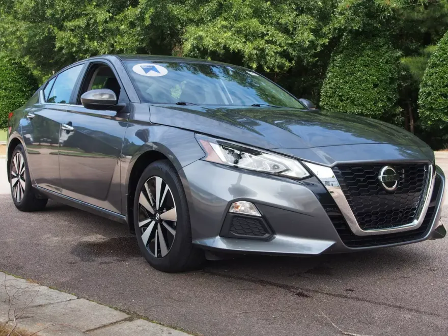 2022 Nissan Altima 2.5 SV photo 1