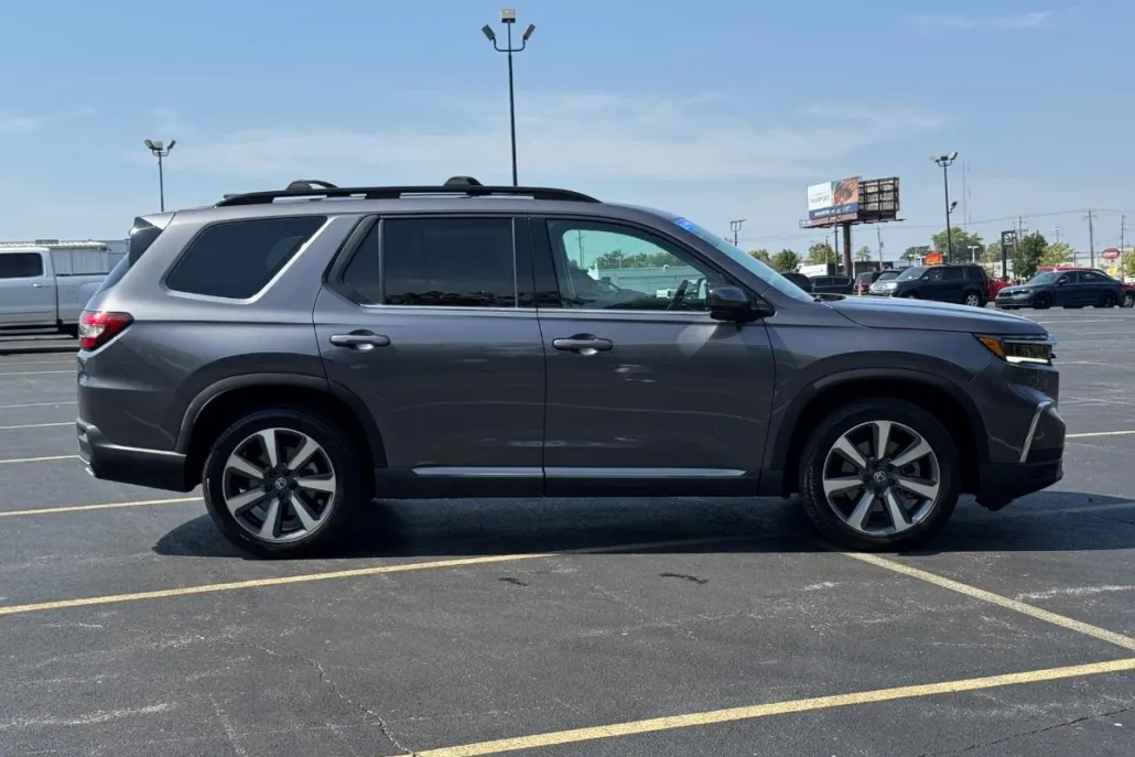 2025 Honda Pilot Elite photo 1