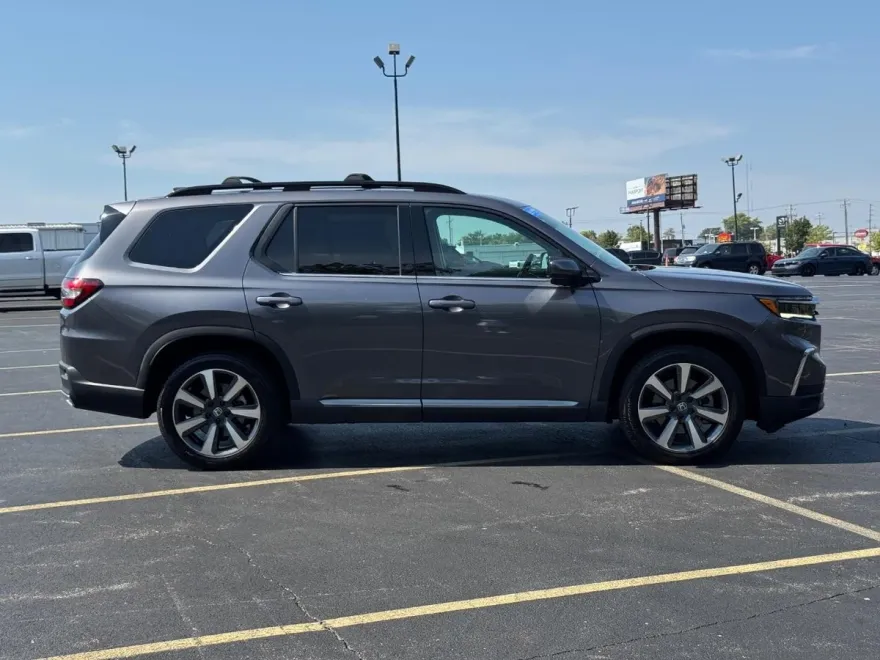 2025 Honda Pilot Elite photo 1