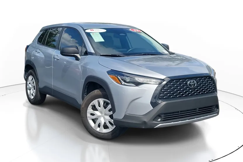 2023 Toyota Corolla Cross L photo 1