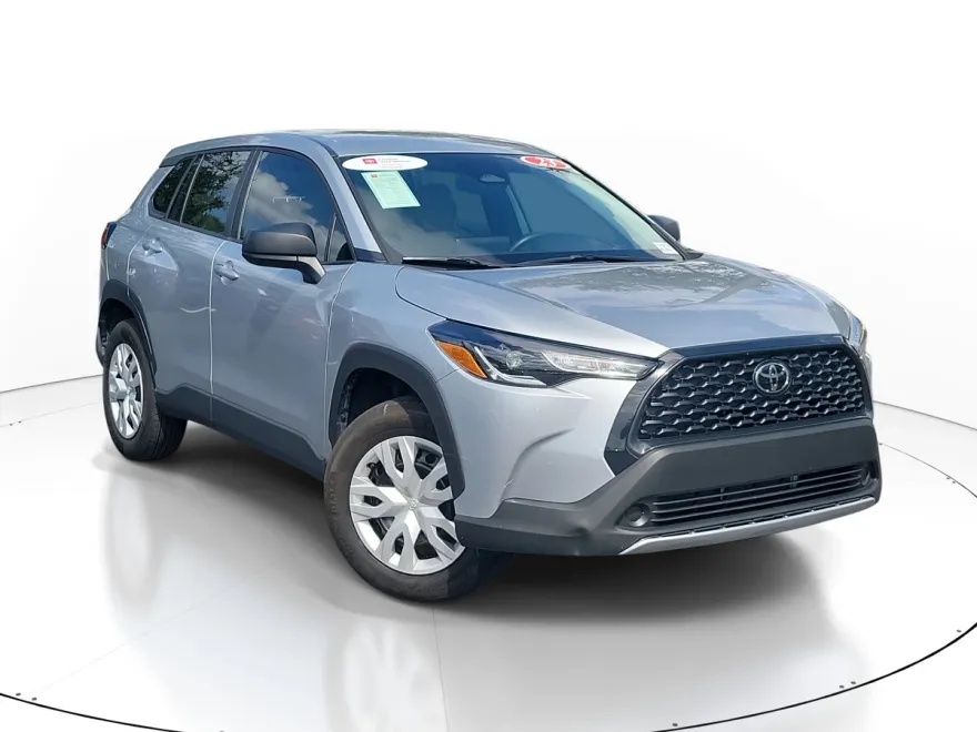 2023 Toyota Corolla Cross L photo 1
