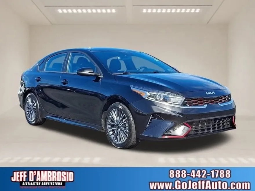 2023 Kia Forte GT-Line photo 1