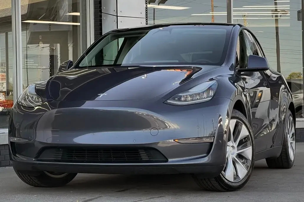 2020 Tesla Model Y Long Range photo 1
