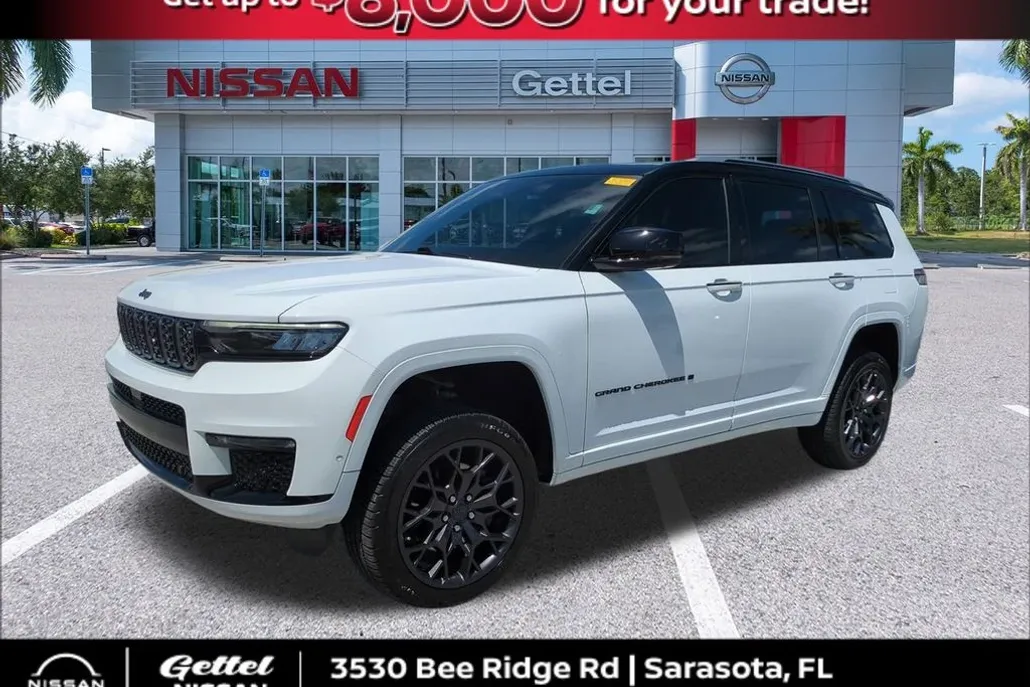 2023 Jeep Grand Cherokee L Summit photo 1
