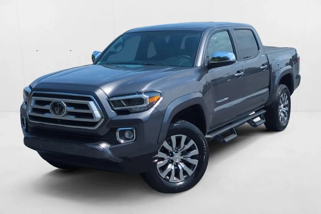 2023 Toyota Tacoma Limited V6 photo 1