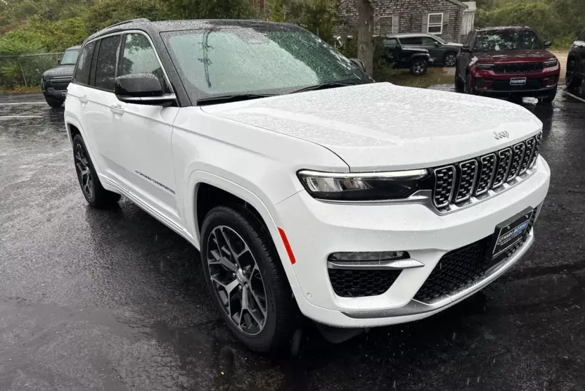 2024 Jeep Grand Cherokee Summit photo 1