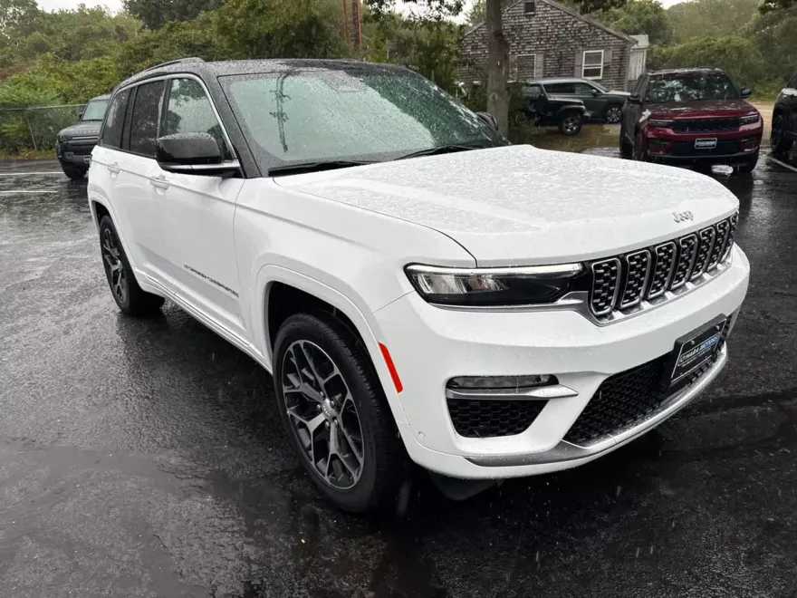 2024 Jeep Grand Cherokee Summit photo 1