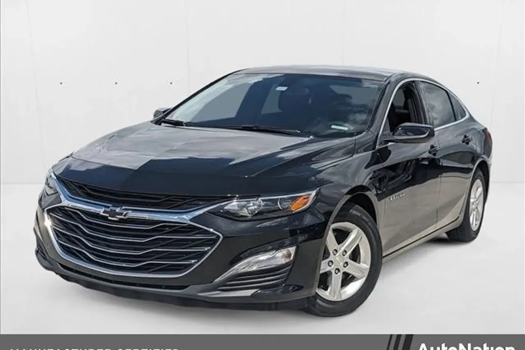 2021 Chevrolet Malibu LS photo 1