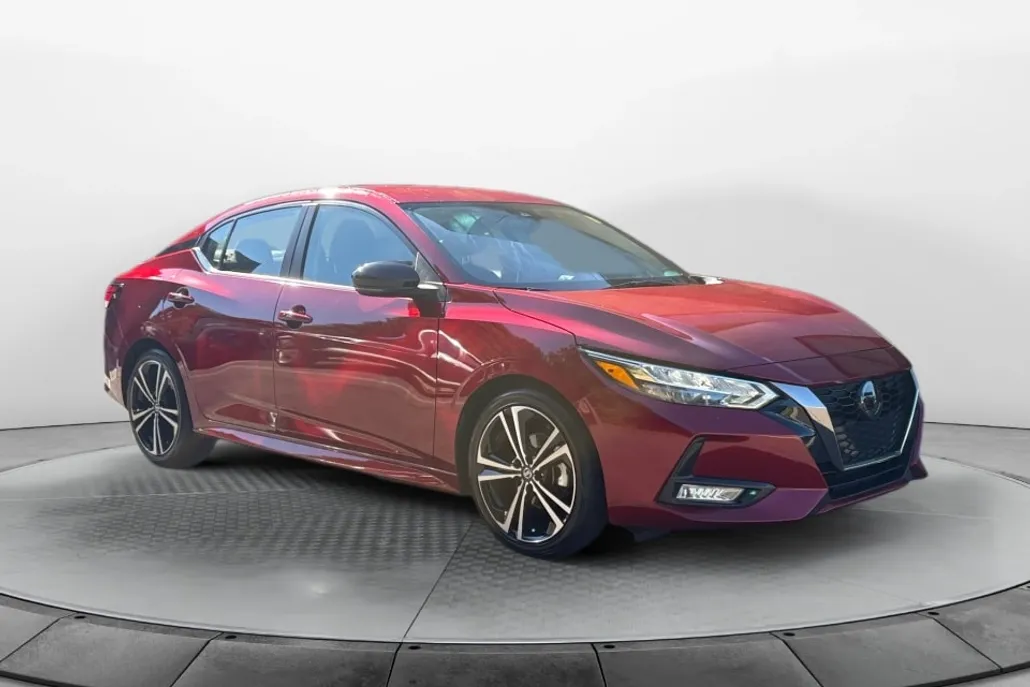 2022 Nissan Sentra SR photo 1