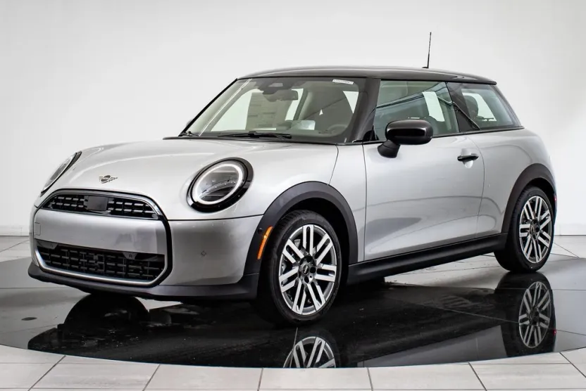 2025 Mini Cooper Signature photo 1