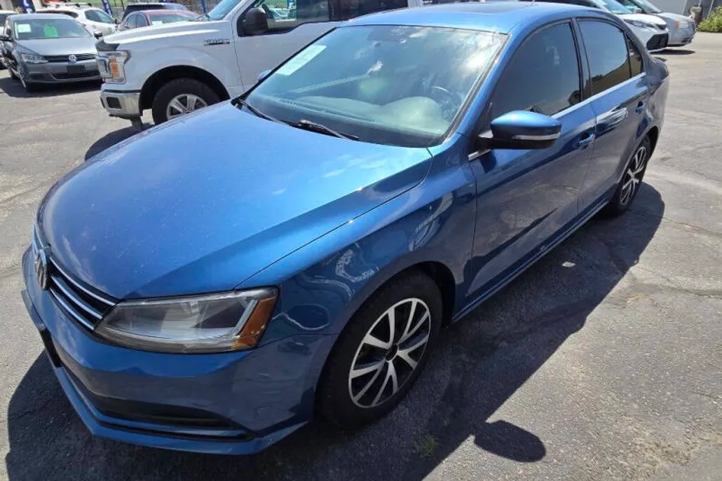 2017 Volkswagen Jetta 1.4T SE photo 1