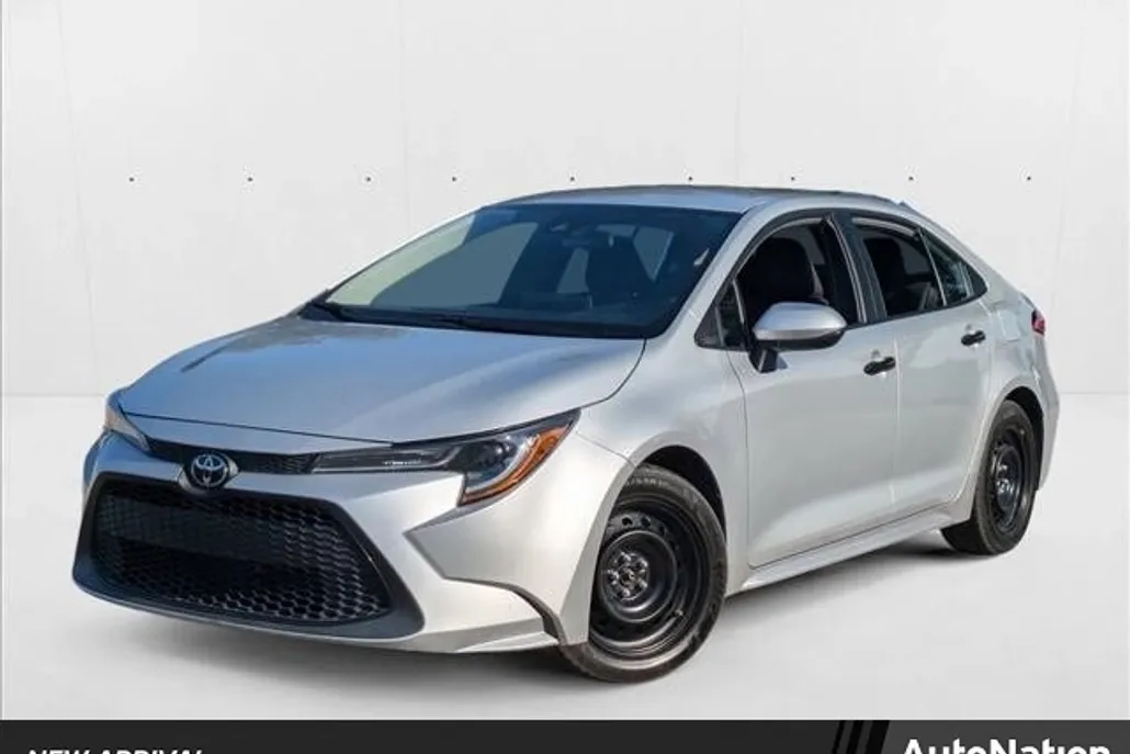 2021 Toyota Corolla LE photo 1