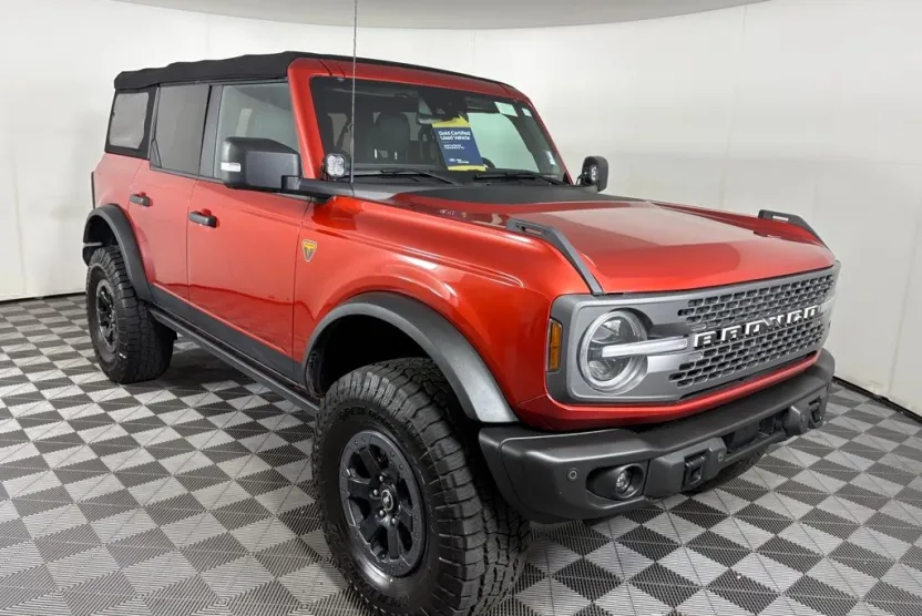 2022 Ford Bronco Badlands photo 1