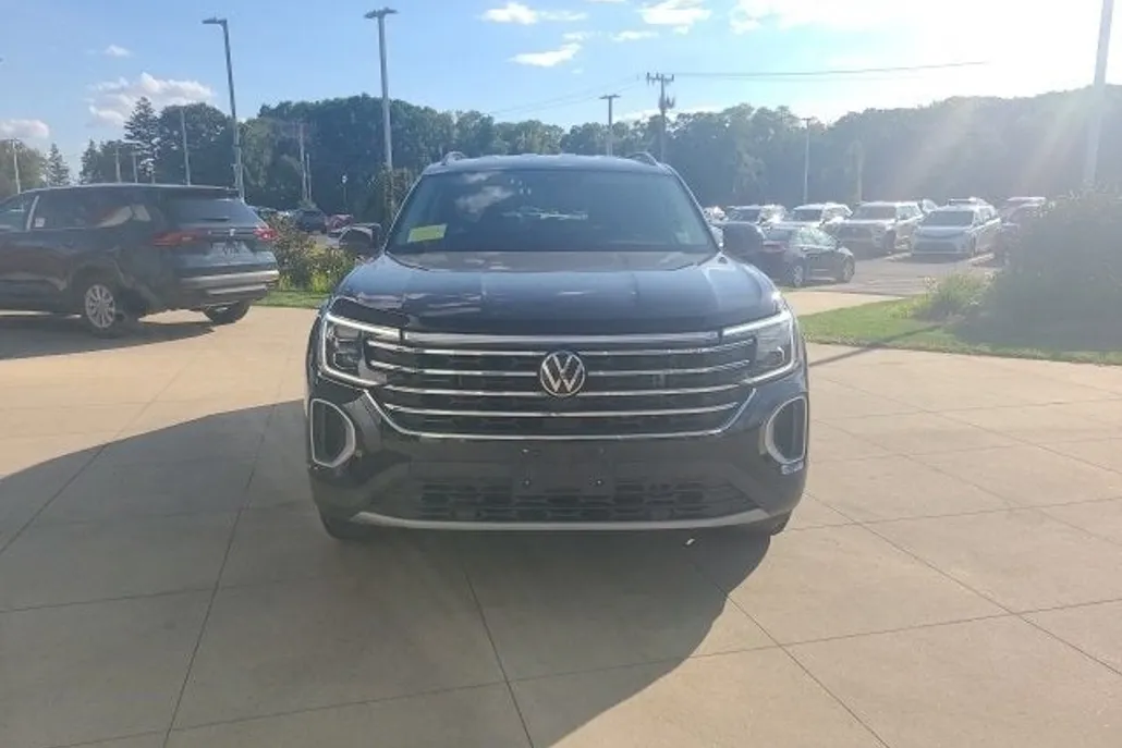 2025 Volkswagen Atlas SE Technology photo 1