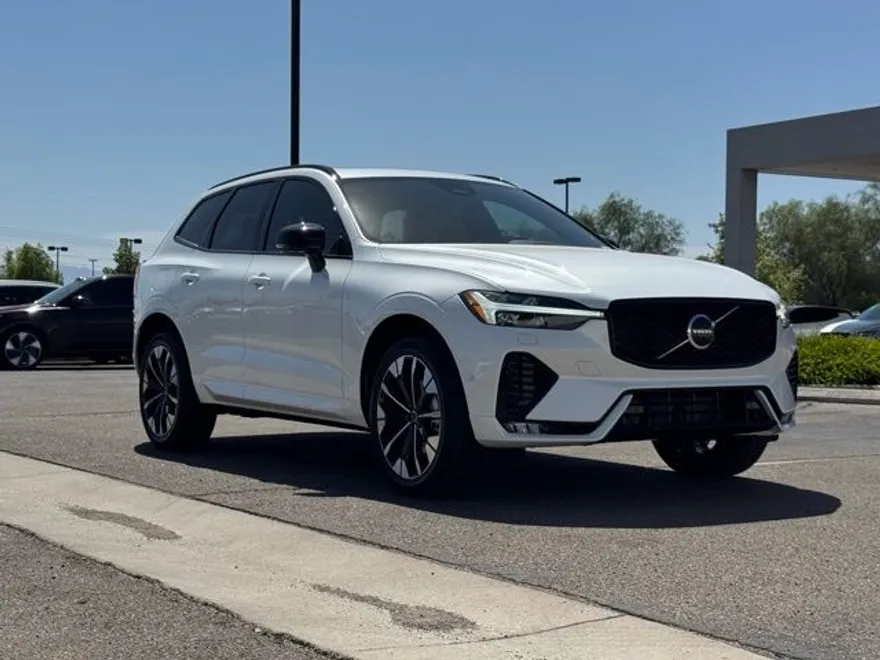 2026 Volvo XC60 B5 Plus photo 1