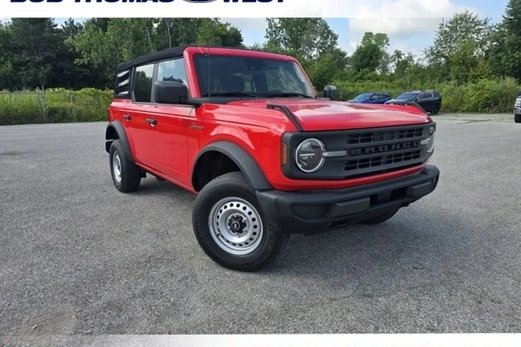 2022 Ford Bronco Base photo 1