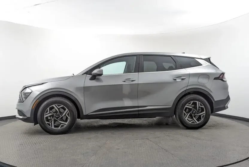 2023 Kia Sportage LX photo 1