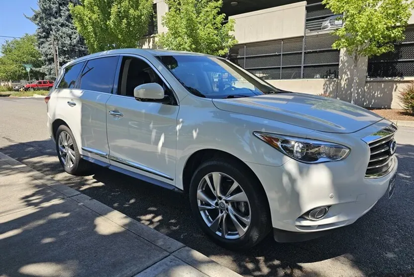 2013 Infiniti JX35 photo 1