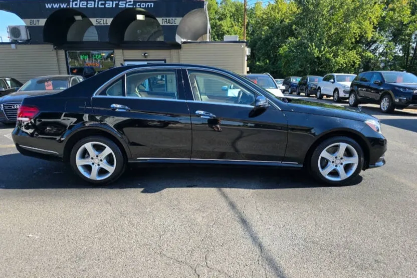 2016 Mercedes Benz E 250 BlueTEC 4MATIC photo 1